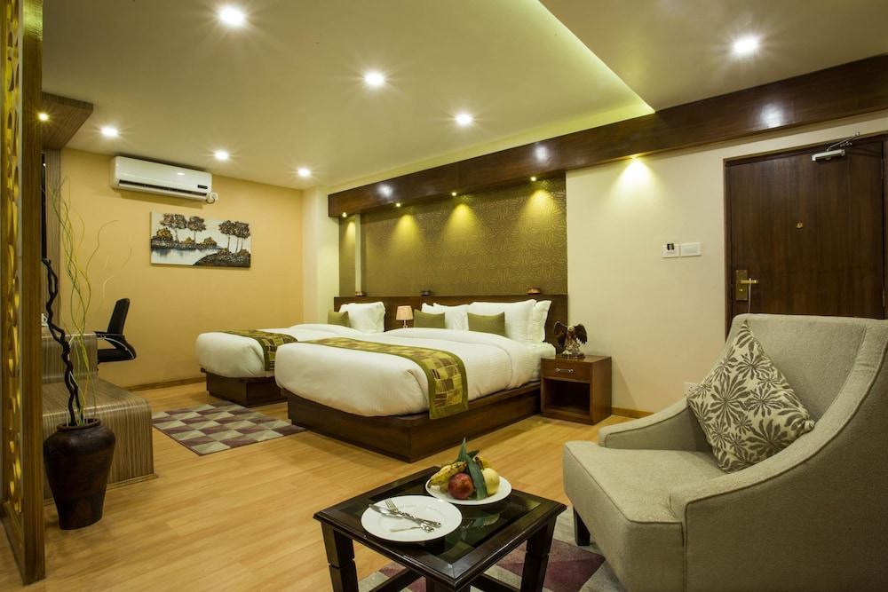 Yatri Suites And Spa Катманду Екстер'єр фото