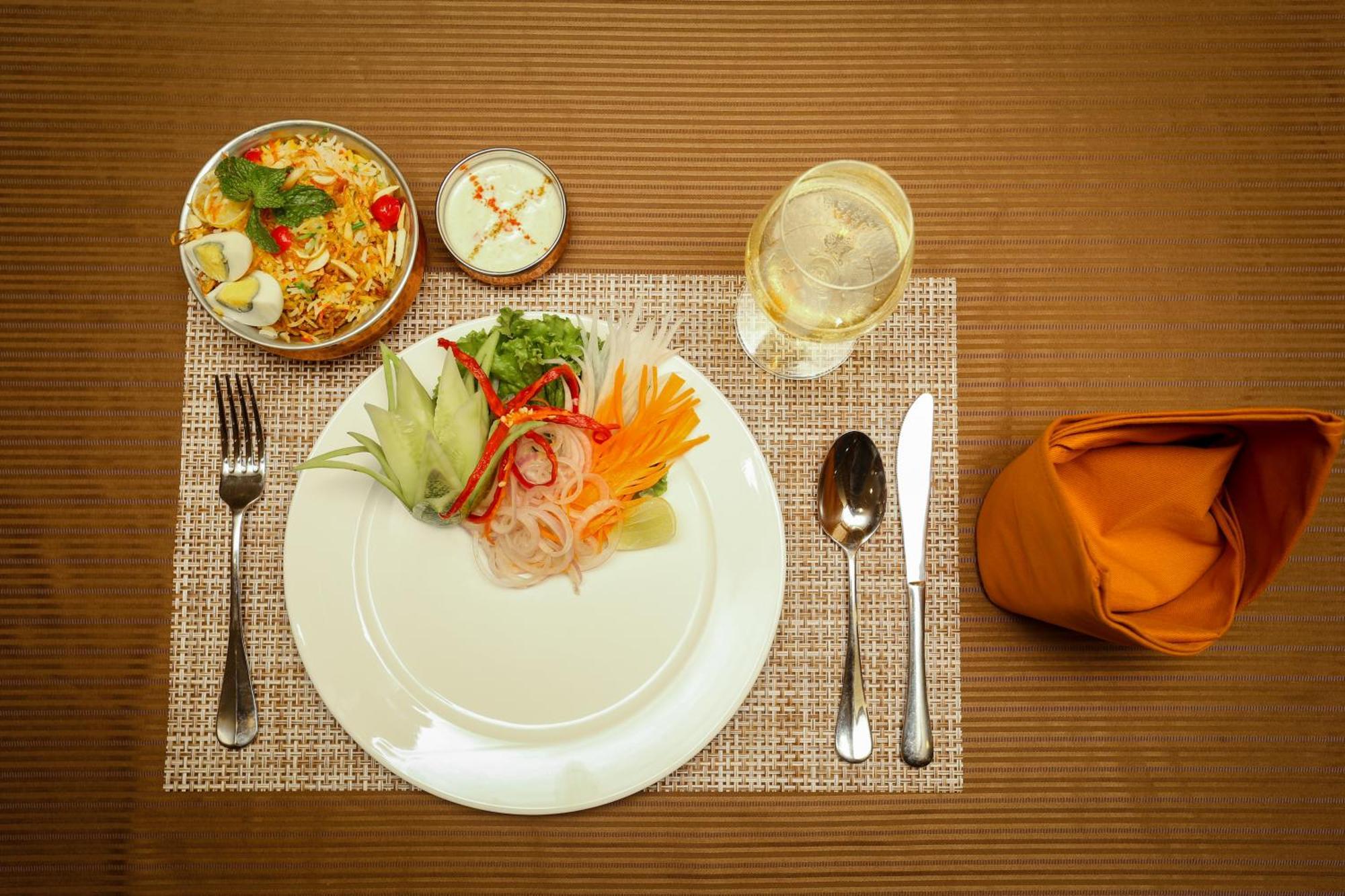 Yatri Suites And Spa Катманду Екстер'єр фото