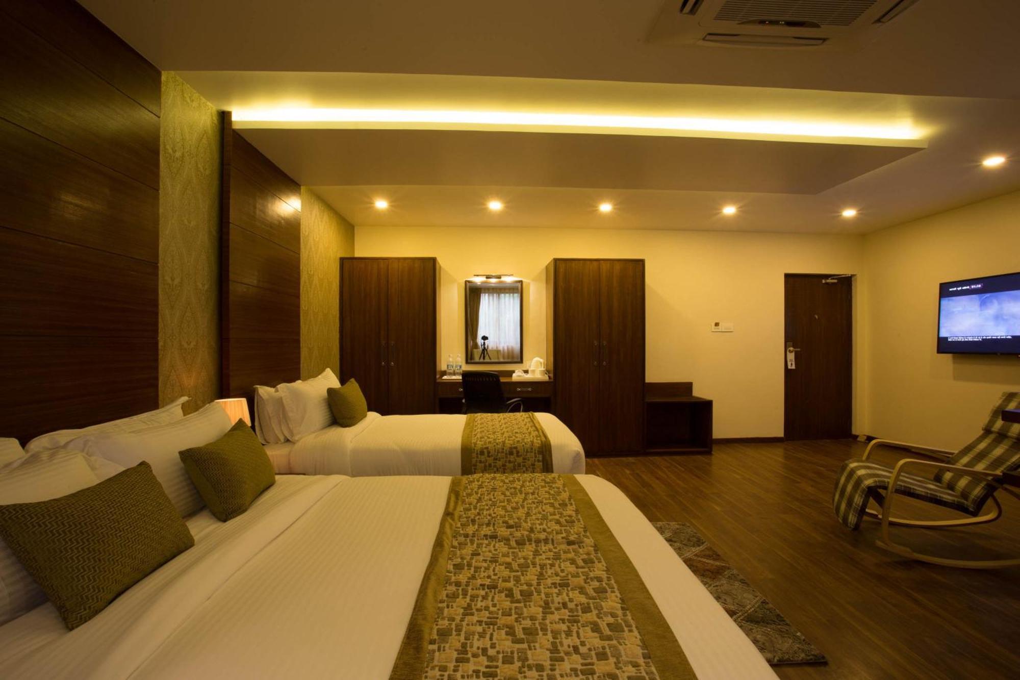 Yatri Suites And Spa Катманду Номер фото
