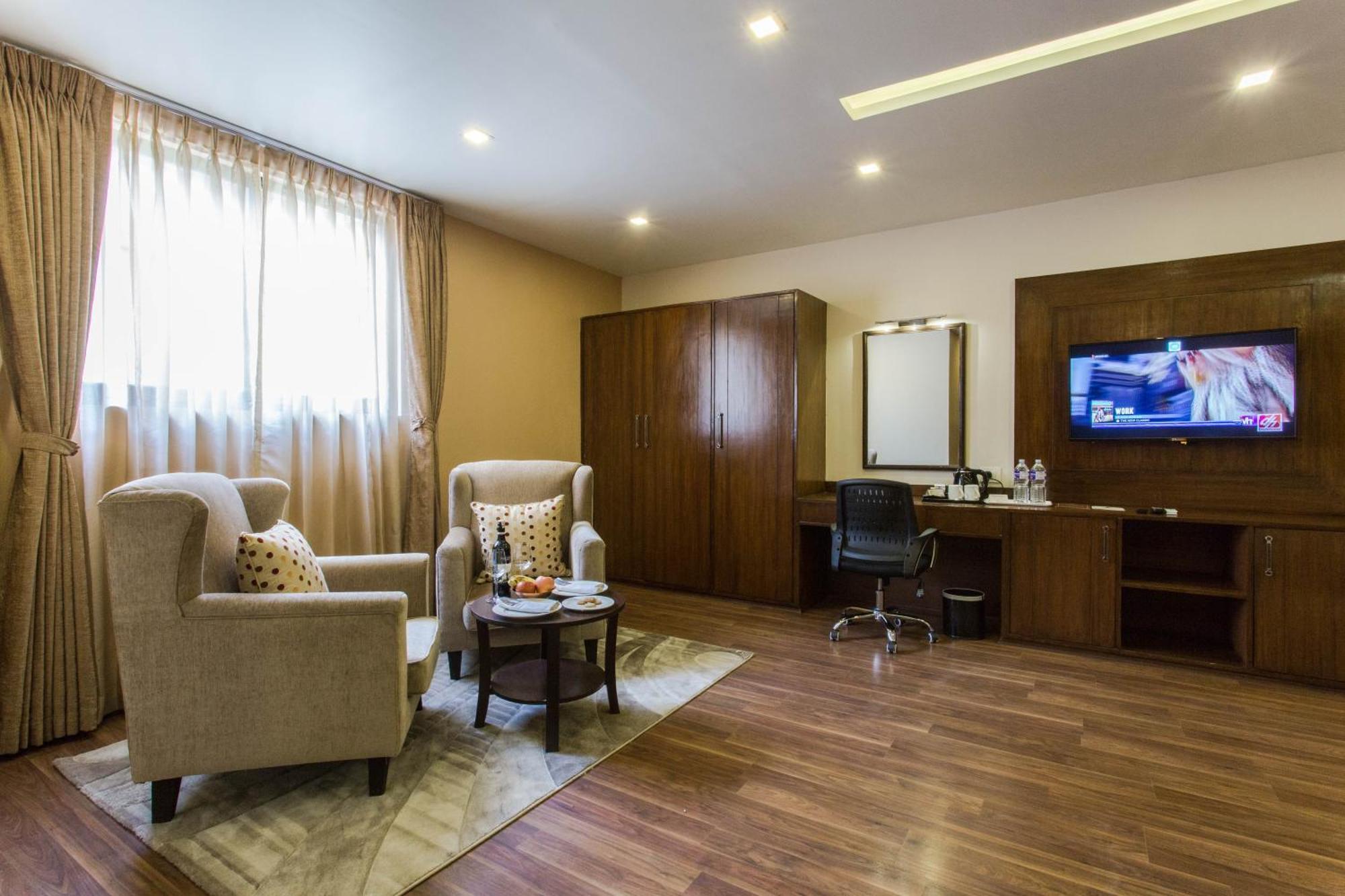 Yatri Suites And Spa Катманду Номер фото