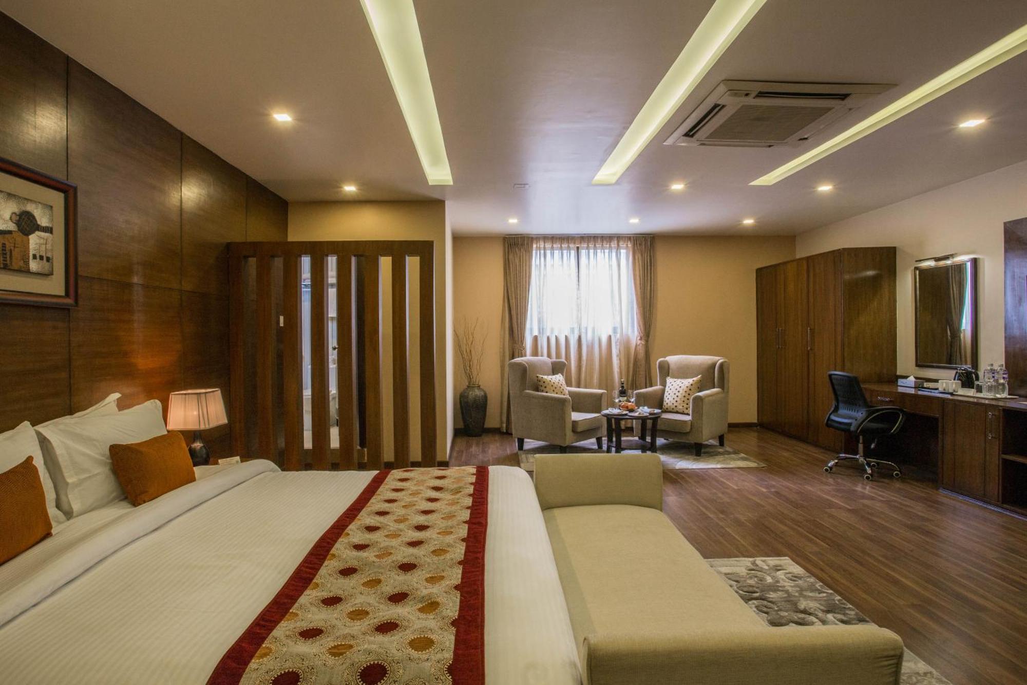 Yatri Suites And Spa Катманду Номер фото