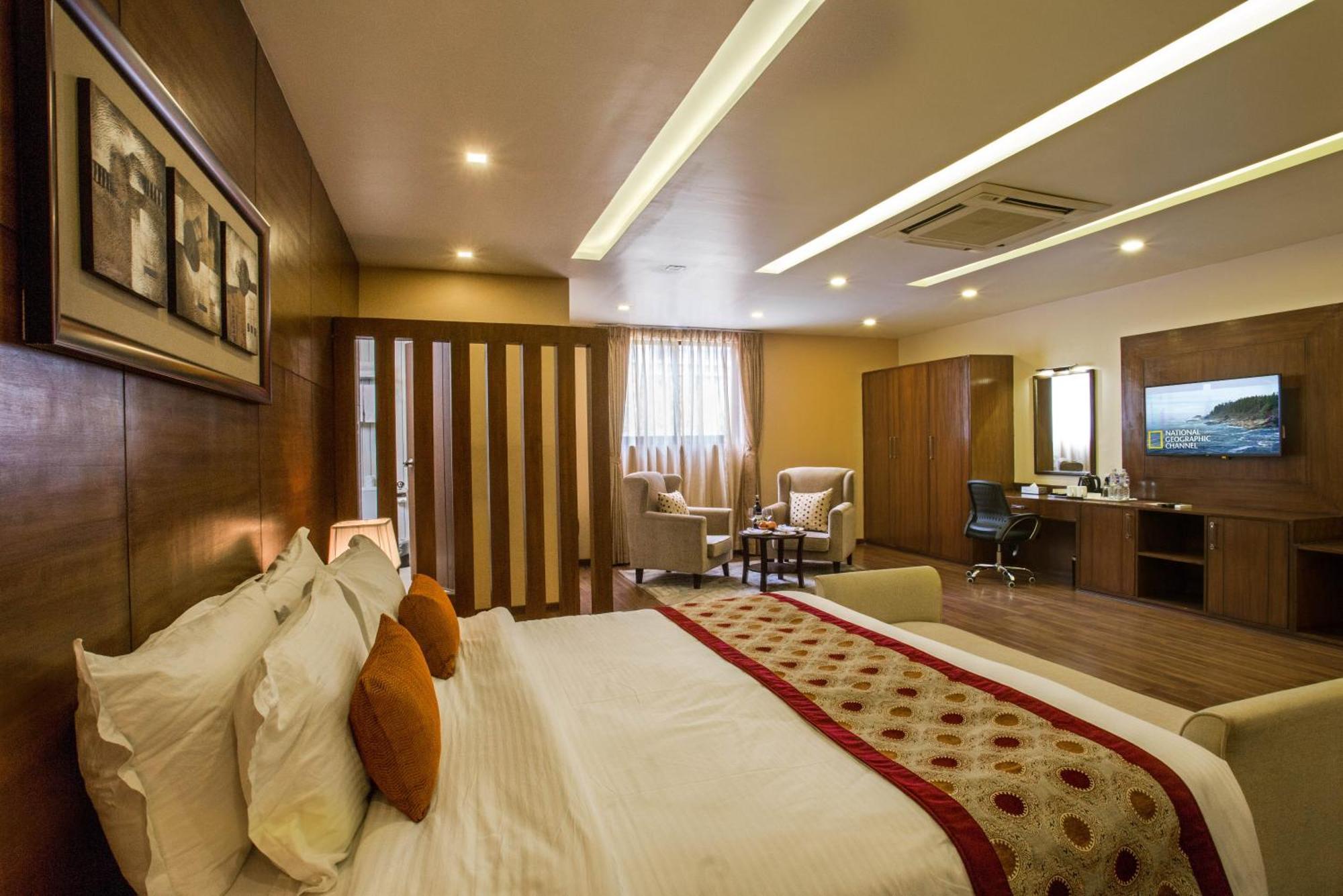 Yatri Suites And Spa Катманду Номер фото