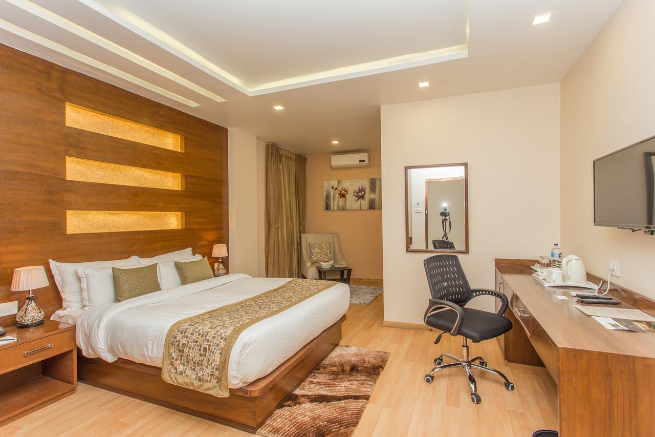 Yatri Suites And Spa Катманду Екстер'єр фото