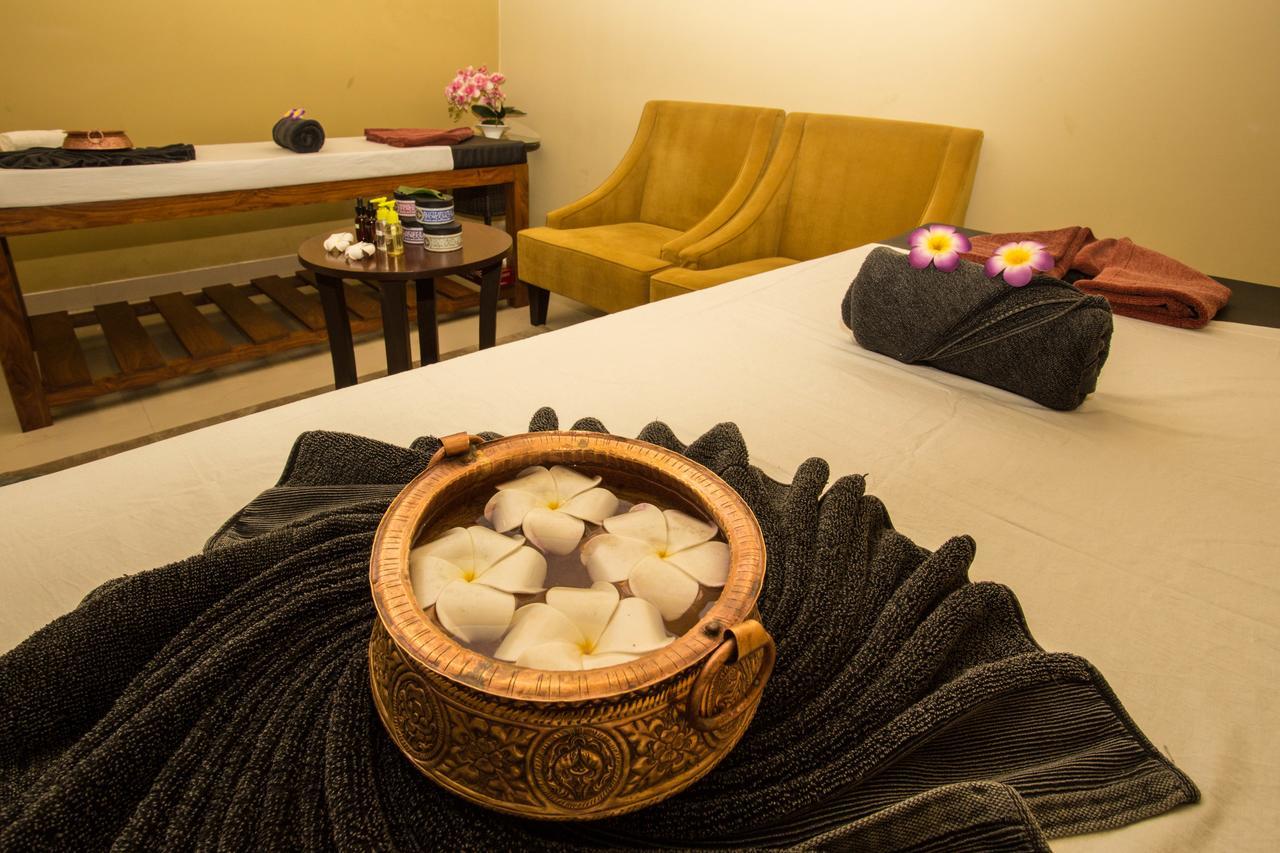 Yatri Suites And Spa Катманду Екстер'єр фото