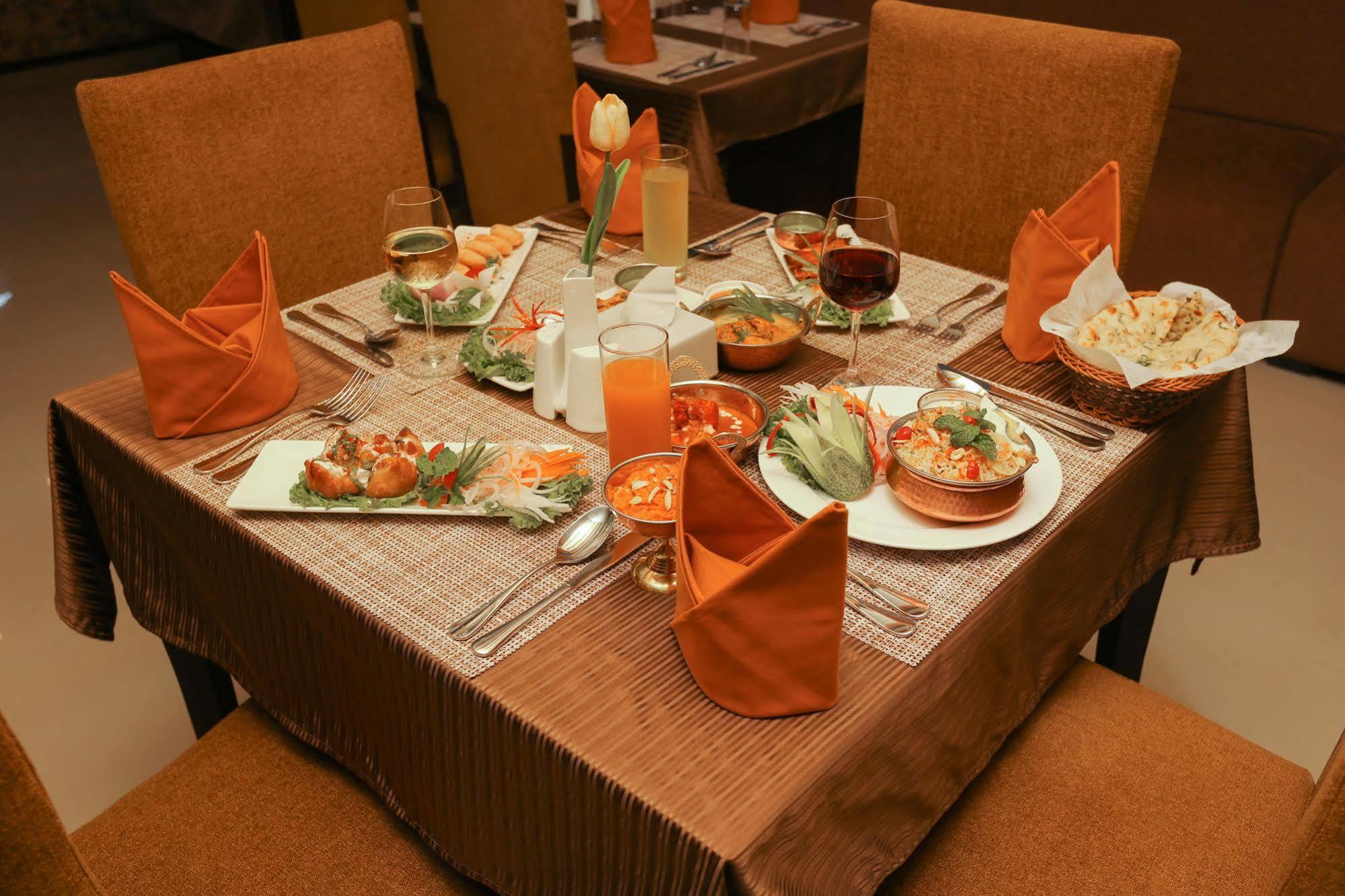 Yatri Suites And Spa Катманду Екстер'єр фото